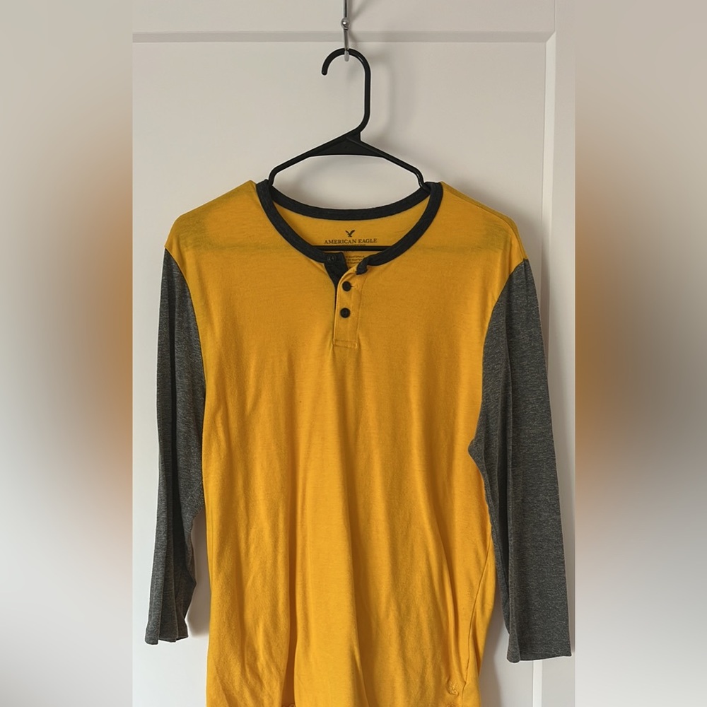 4 American Eagle Men’s Shirts